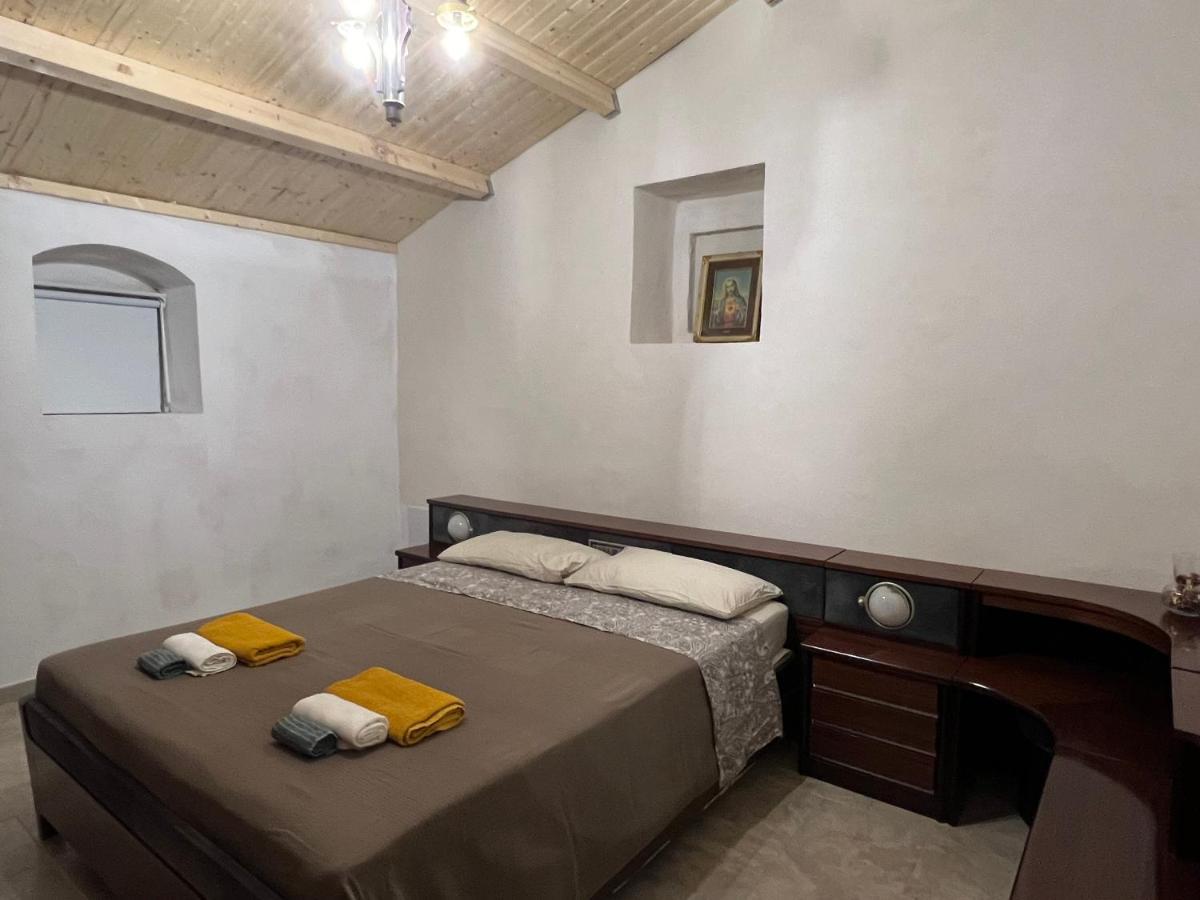 Casa Di Mirto Bed & Breakfast Киарамонте Гулфи Екстериор снимка